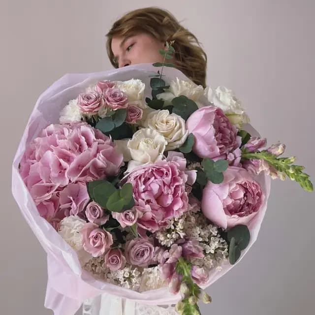 Букет с пионами и гортензией "FLUFFY PINK"