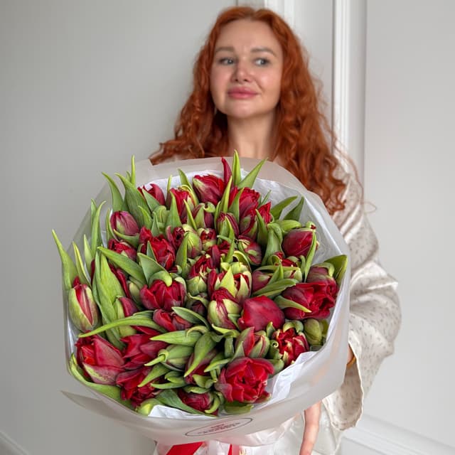 Букет из 51 пионовидного тюльпана "RED PRINCESS"