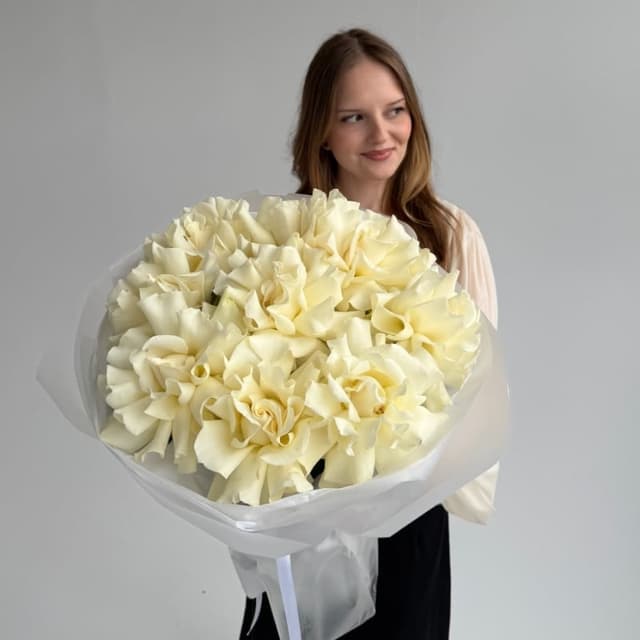 Букет из 9 французских роз "WHITE MONDIAL"