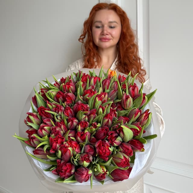 Букет из 101 пионовидного тюльпана "RED PRINCESS"