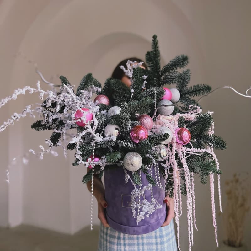 Новогодняя композиция в коробке "HAPPY PINK"