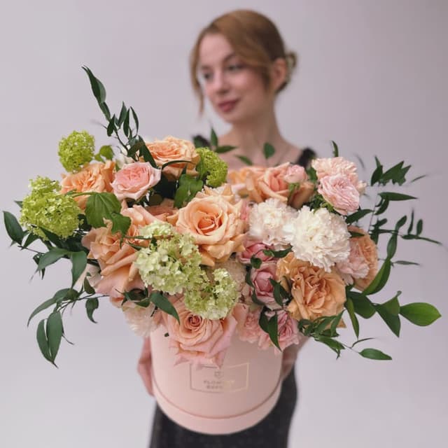 Шляпная коробка "PEACH AND GREEN"