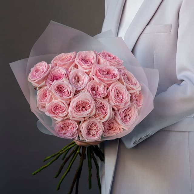 Букет из 19 пионовидных роз "BEAUTY OHARA"