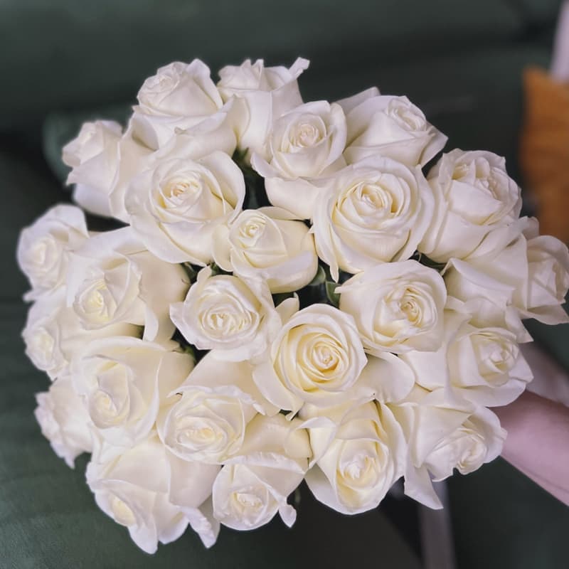 Букет из 19 белых роз "CLASSIC WHITE" — Фото 2