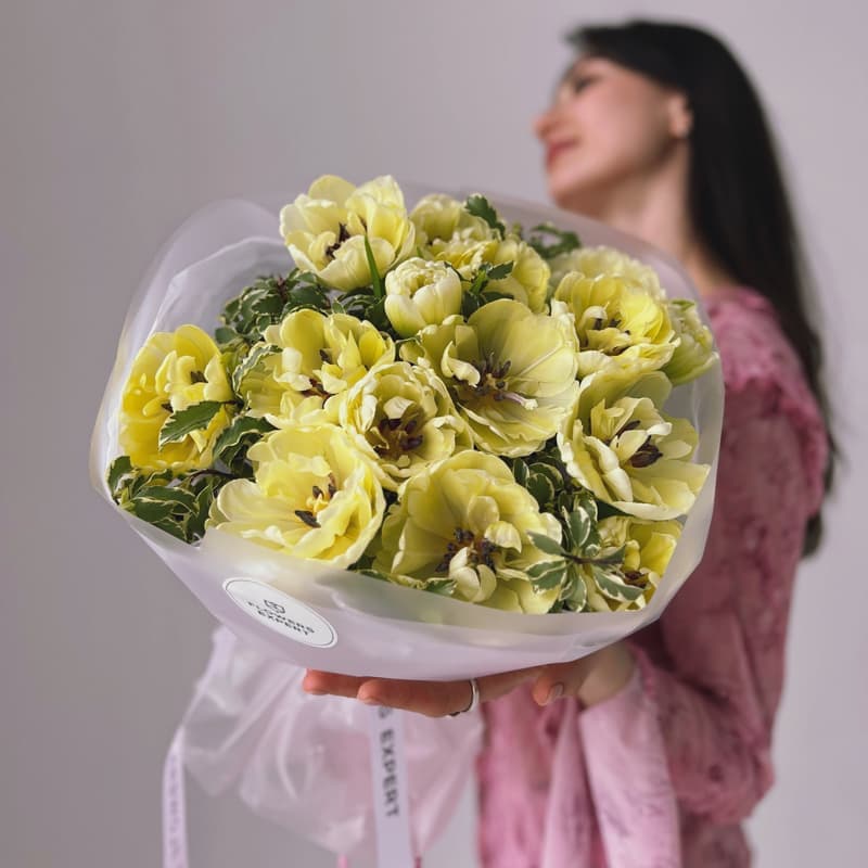 Букет из 19 пионовидных тюльпанов "AVANT GARDE"