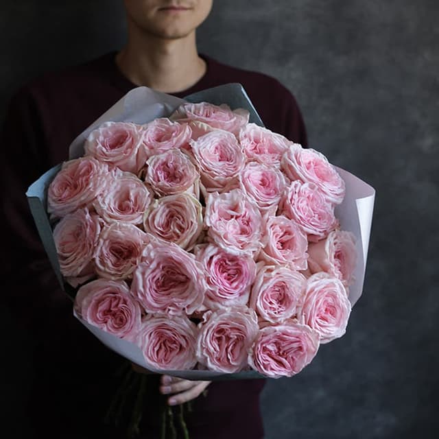 Букет из 23 пионовидных роз "LOVELY OHARA"