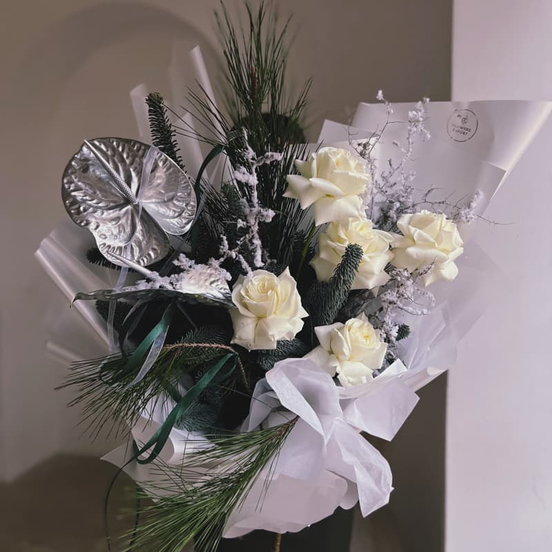 Новогодний букет "SILVER SHINE"