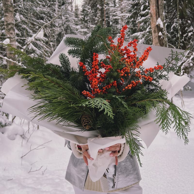 Новогодний хвойный букет с илексом "PINE" — Фото 2