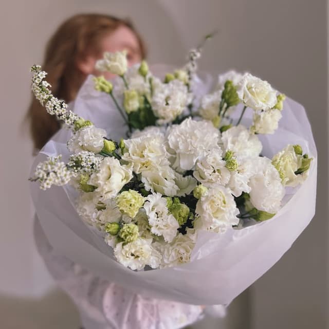 Букет из эустомы и диантуса "COTTON"