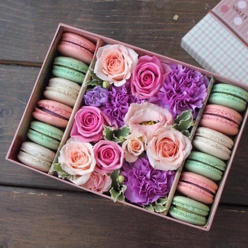 Коробочка с макарунами "WONDERS OF TASTE"