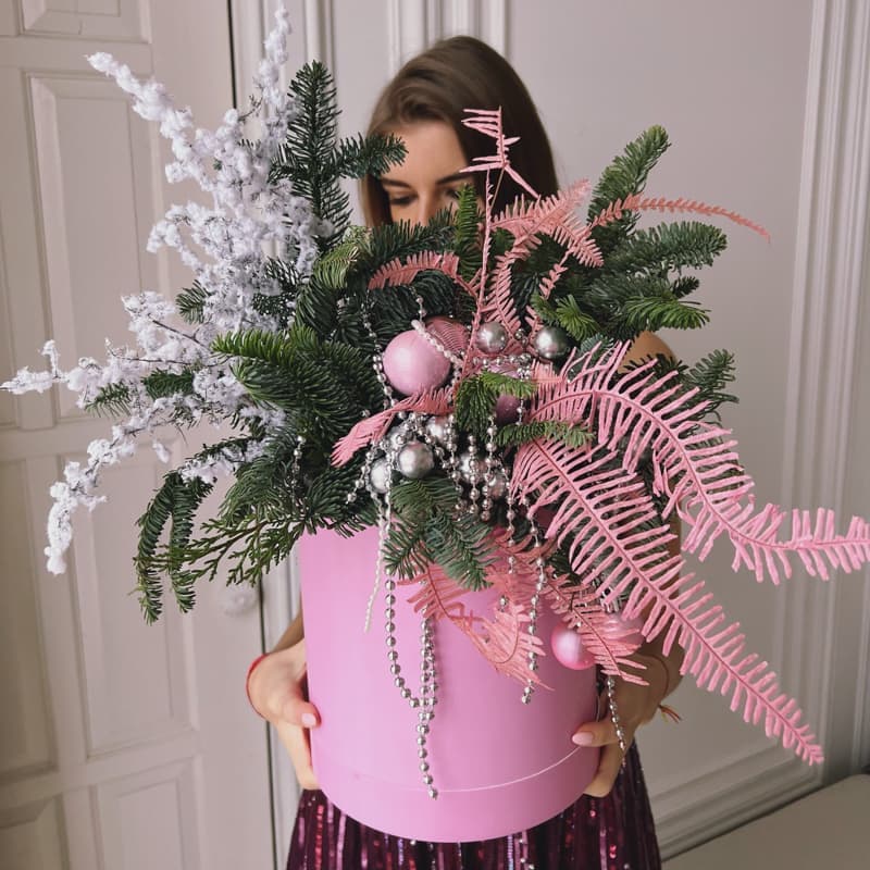 Новогодняя композиция в коробке "PINK SANTA"