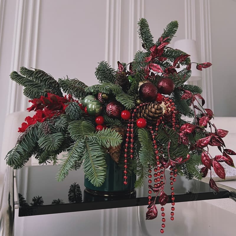 Новогодняя композиция в кашпо "RED & GREEN"