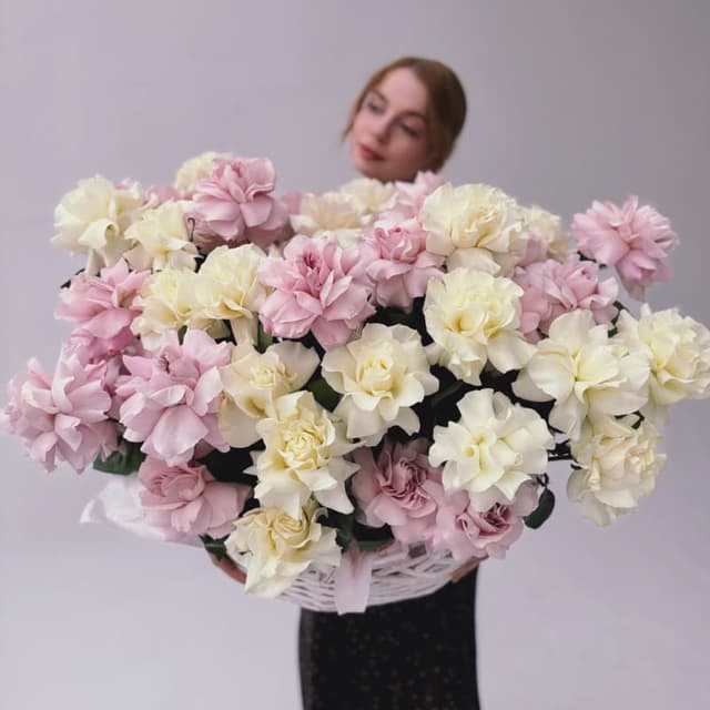Корзина из 51 французской розы "NORA"