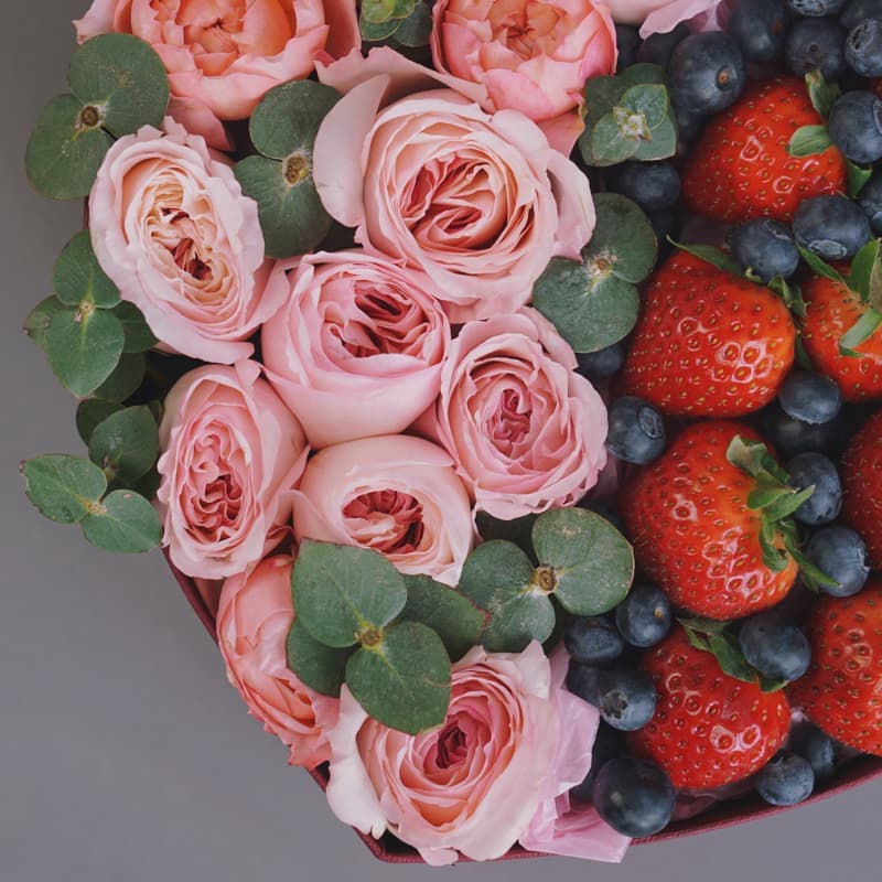 Сердце с пионовидными розами и ягодами "HEART 27" — Фото 3