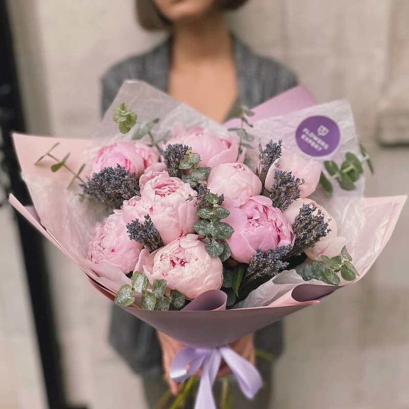 Букет из 9 пионов с лавандой "LAVENDER SARAH"