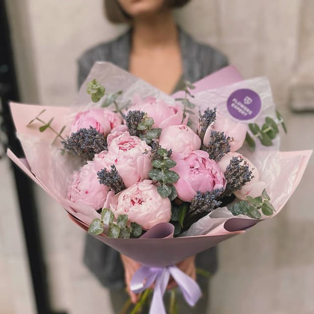 Букет из 9 пионов лавандой "LAVENDER SARAH"