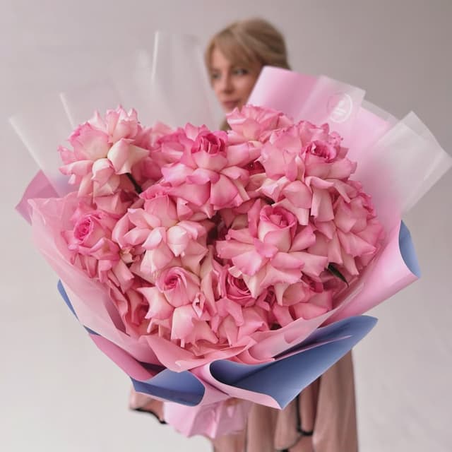 Букет из 25 французских роз "COLD PINK"