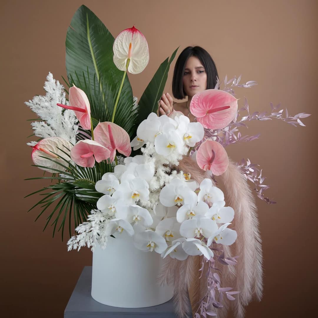 Шляпная коробка с орхидеями "ORCHID FOUNTAIN" — Фото 4