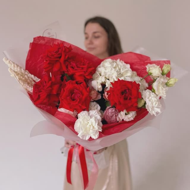 Садовый букет с гортензией и французскими розами "GARDEN #19"