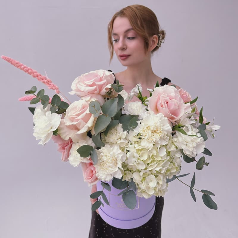Шляпная коробка с гортензией "MINI SUMMER" — Фото 5