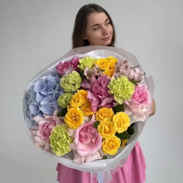 Открыть фото крупно Дофаминовый букет с гортензией "COLOR THERAPY"