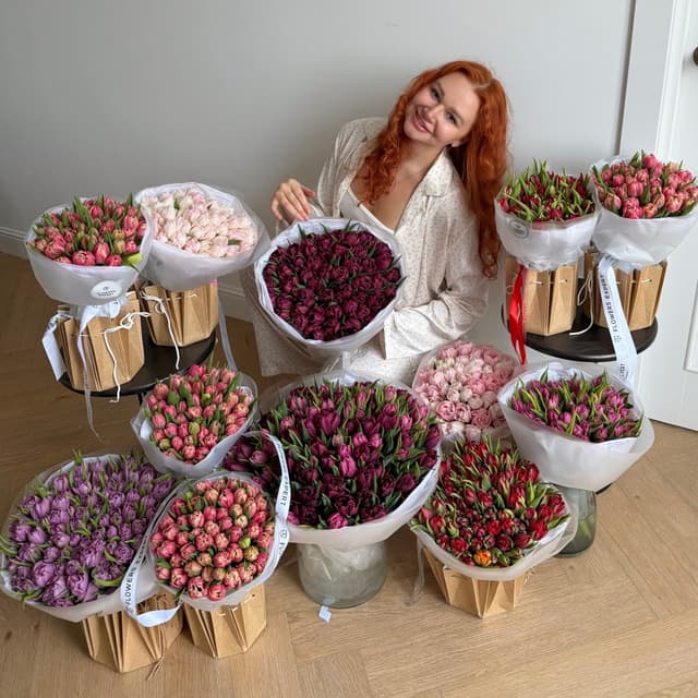 Сет из 12 букетов с пионовидными тюльпанами "ICONIC SPRING"