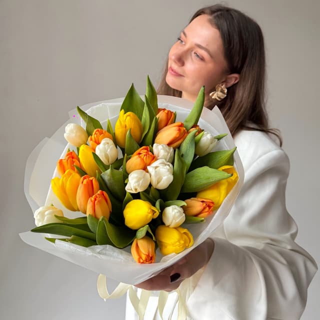 Букет из 25 ярких тюльпанов микс "SUNNY MIX"
