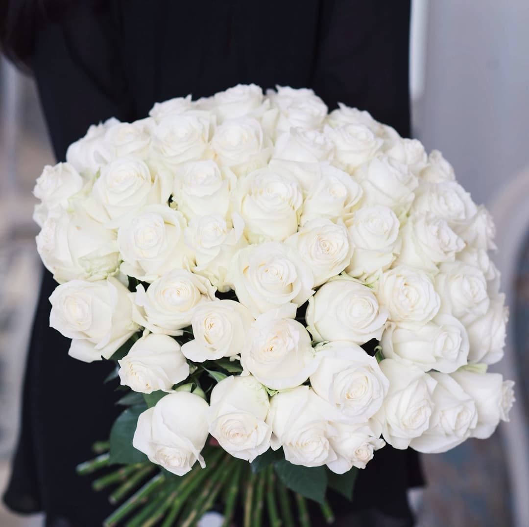 Открыть фото крупно Букет из 51 белой розы 60 см "ROSES 47"