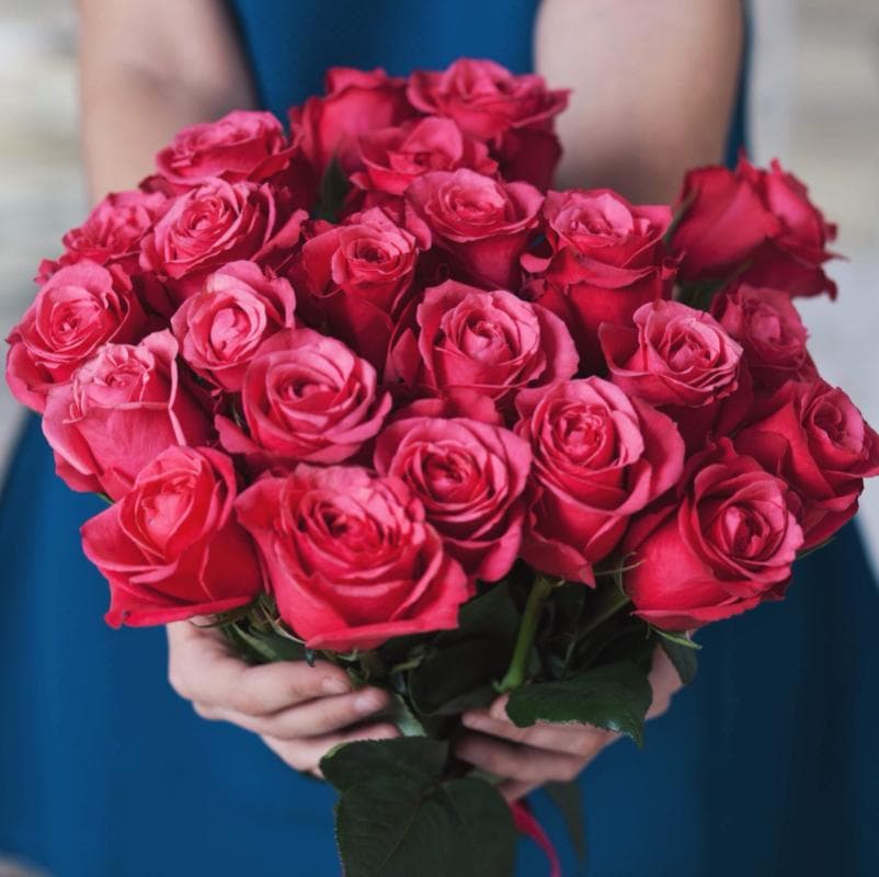 Открыть фото крупно Букет из 25 ярко-розовых роз 60 см "ROSES 29" — Фото 2