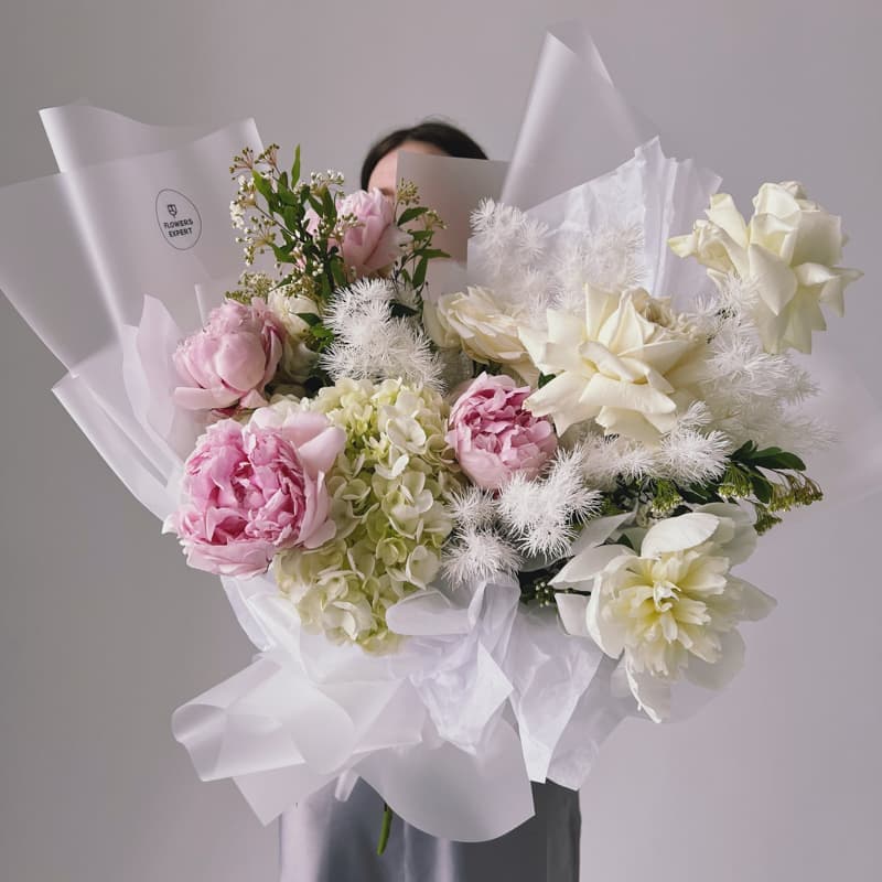 Открыть фото крупно Букет с пионами и гортензией "SOUFFLE" — Фото 5