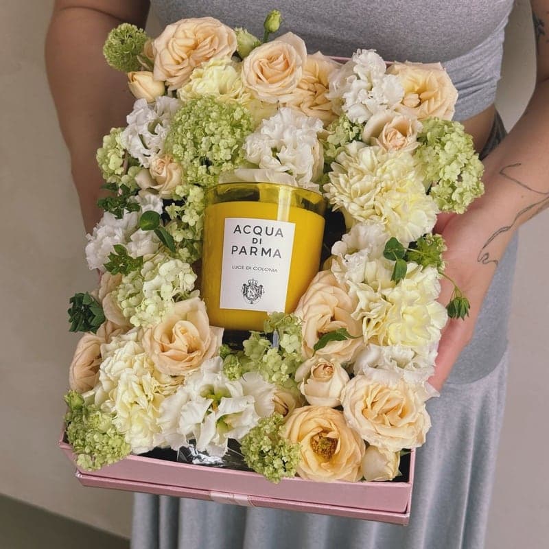 Открыть фото крупно Коробочка с цветами и свечой ACQUA DI PARMA "ITALIAN BLOOM" — Фото 3