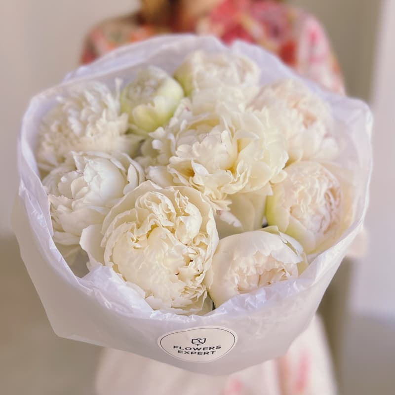 Открыть фото крупно Букет из 9 белых пионов "WHITE LOVE"