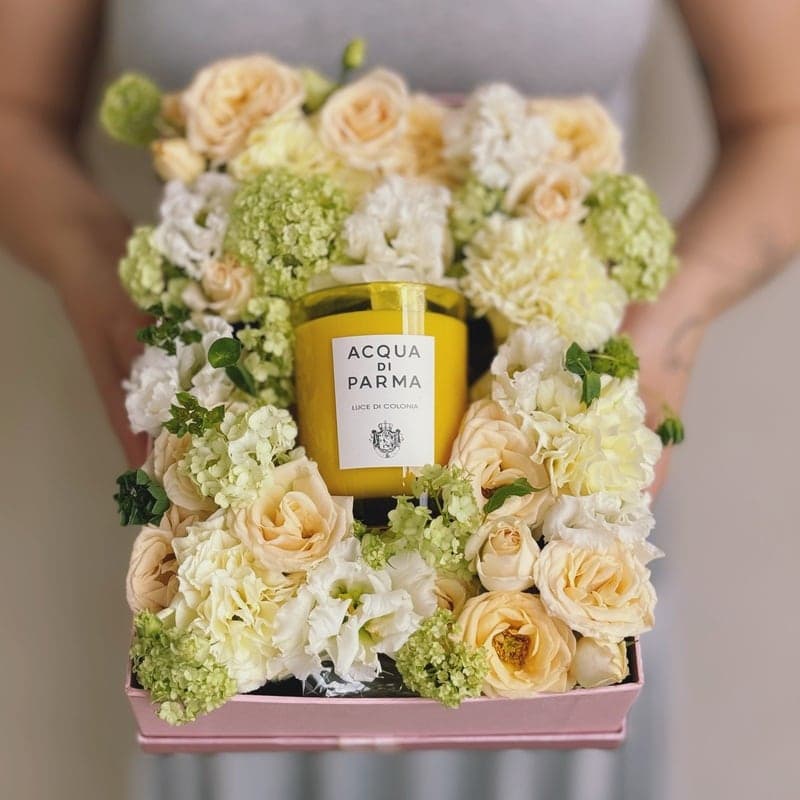 Открыть фото крупно Коробочка с цветами и свечой ACQUA DI PARMA "ITALIAN BLOOM"