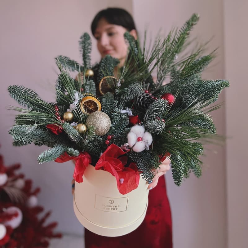 Открыть фото крупно Новогодняя композиция в коробке "ELF MADE"
