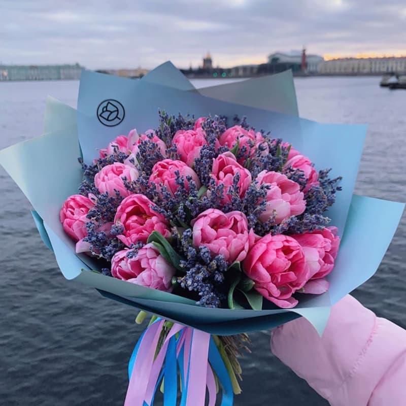 Букеты из тюльпанов и других цветов купить в СПб с доставкой, цена