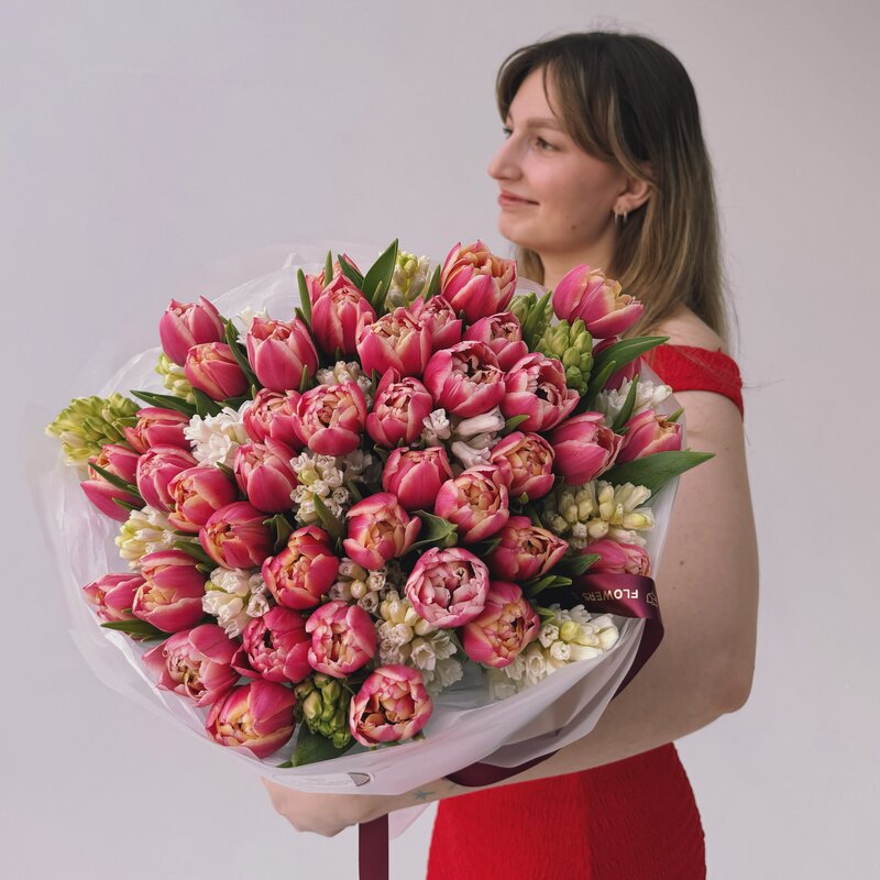 Тюльпаны на 8 марта заказать в СПб с доставкой, цена