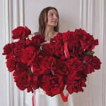 Корзина из 51 французской розы "FREEDOM"