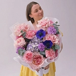 Букет с пионовидными розами и анемонами "ROSE AZURE"