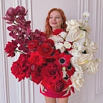 Коробка с орхидеей, анемонами и антуриумом "RED IVORY"