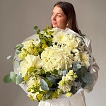 Букет с гортензией, эустомой и буплерумом "GREEN ÉLAN"