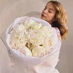 Букет из 9 пионов "WHITE LOVE"