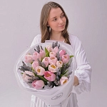 Букет из 19 тюльпанов с лавандой "LAVENDER LOVE"