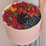 Большая коробка с ягодами "BERRY BLISS"