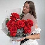 Букет из 7 французских роз с эвкалиптом "NINA"