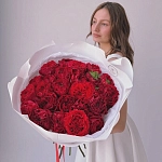 Букет из 23 пионовидных роз "RED MONSTER"