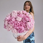 Коробка с 35 пионами "SARAH BERNHARDT"