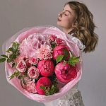 Букет с пионами и гортензией "CORAL PINK"