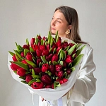 Букет из 51 красного тюльпана "MAKE A WISH"