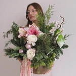 Новогодняя композиция с амариллисами в кашпо "WINTER WONDERLAND"