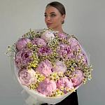 Букет из 15 пионов с ромашками "SUMMER DREAM"